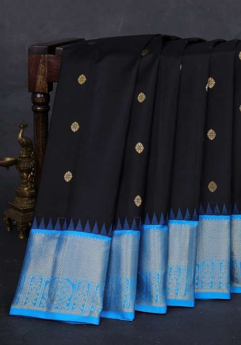 Black Cs Blue Gadwal Silk Checks Saree With Checks And Stripes Design For Women