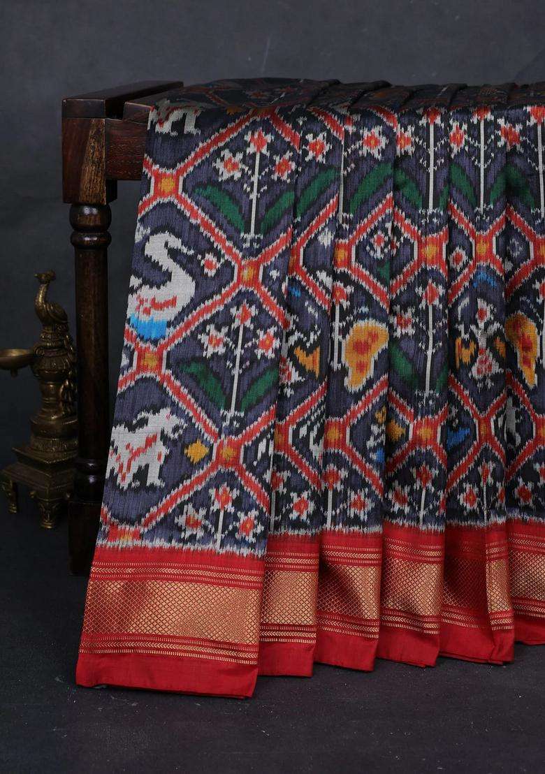 Grey Maroon Pochampally Silk Saree With Traditional Woven Design For Women - Indya
