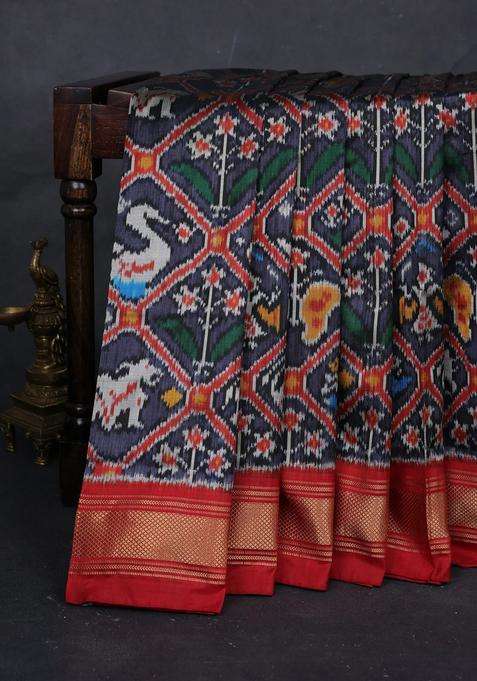 Grey Maroon Pochampally Silk Saree With Traditional Woven Design For Women