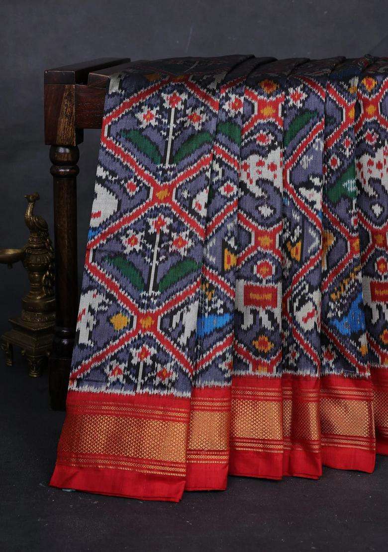 Grey Red Pochampally Silk Saree With Traditional Woven Design For Women - Indya