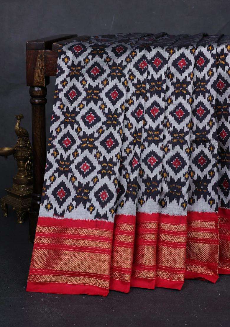Grey Red Pochampally Silk Saree With Traditional Woven Design For Women - Indya
