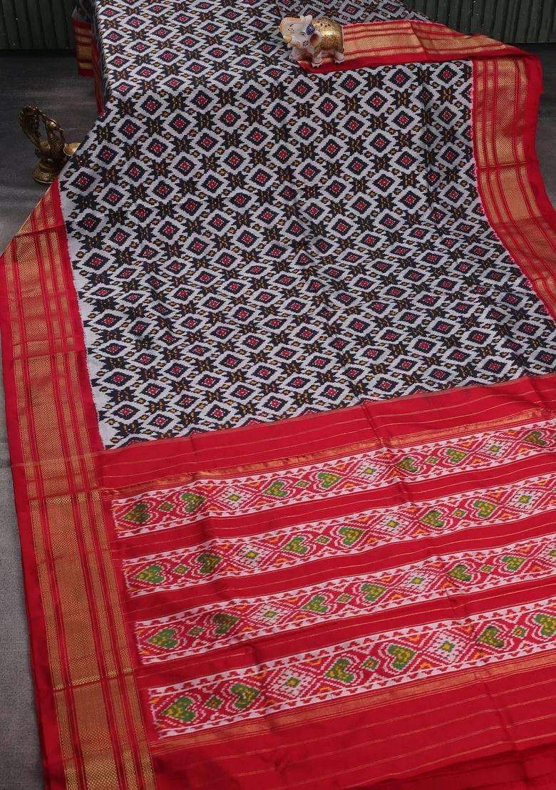 Grey Red Pochampally Silk Saree With Traditional Woven Design For Women - Indya