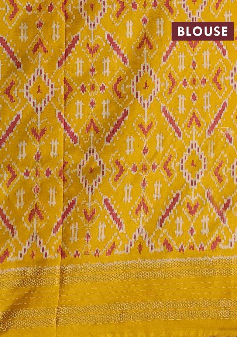 Bottle Green Yellow Pochampally Silk Saree With Traditional Woven Design For Women - Indya
