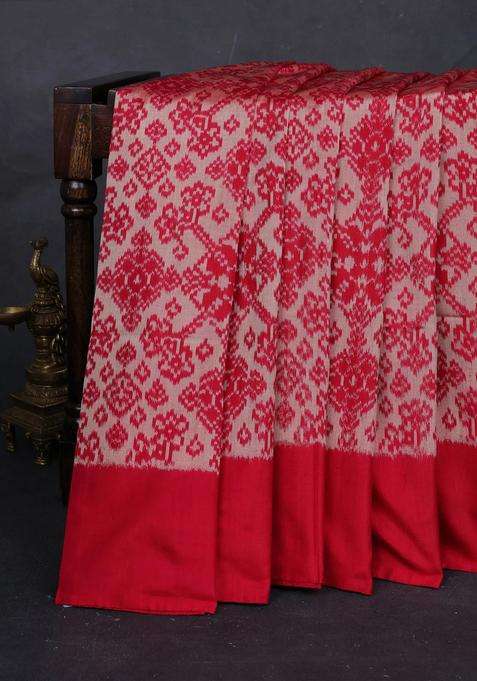 Beige Pink Pochampally Silk Saree With Traditional Woven Design For Women