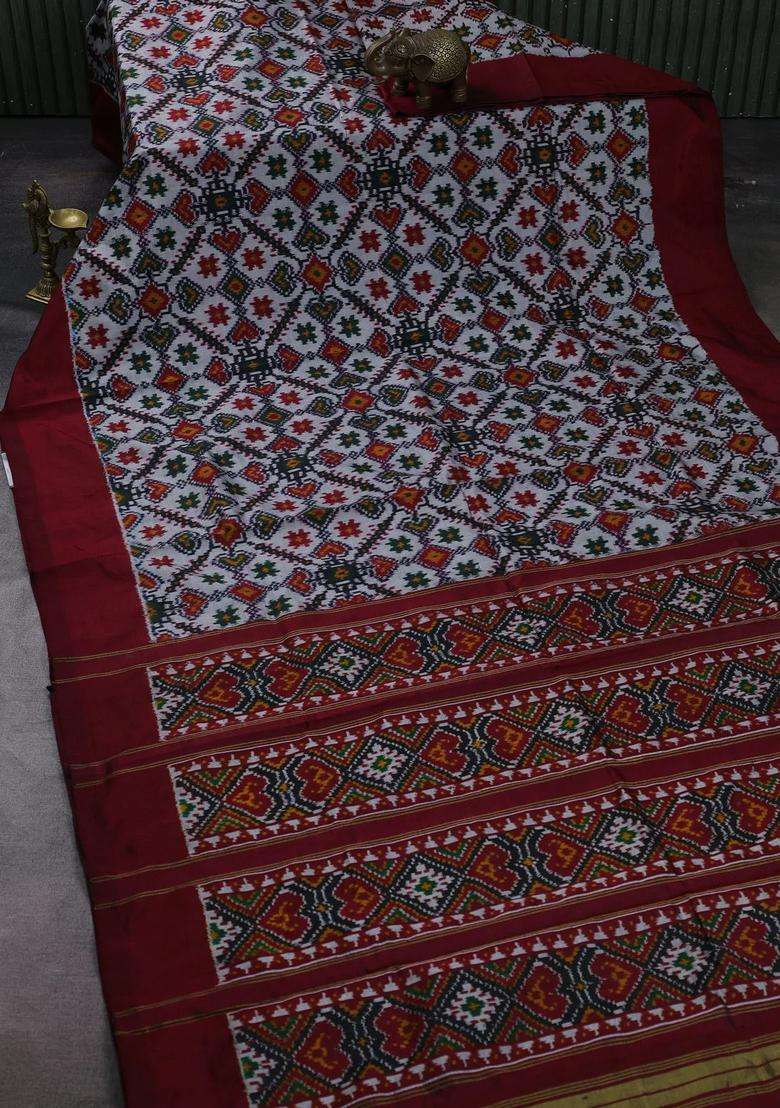 Grey Maroon Pochampally Silk Saree With Traditional Woven Design For Women - Indya