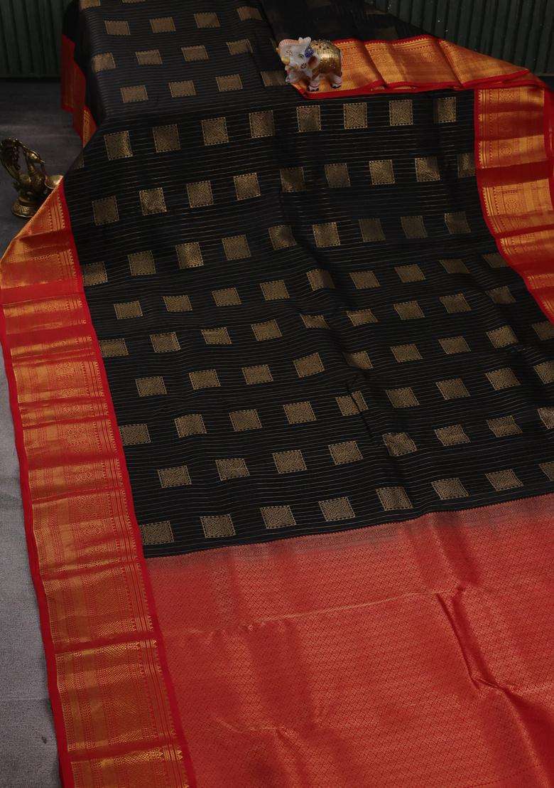 Black Red Kanchipuram Silk Weaves Saree With Traditional Woven Design For Women - Indya