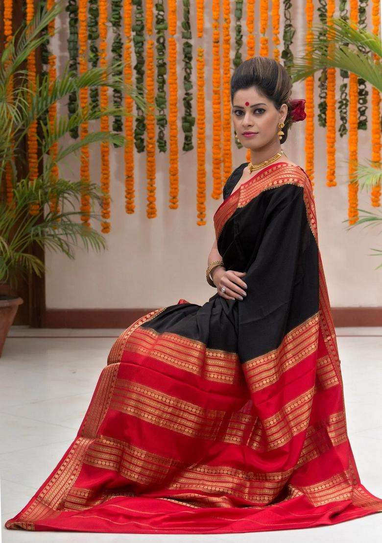 Black Red Pure Crepe Silk Saree With Traditional Woven Design For Women - Indya