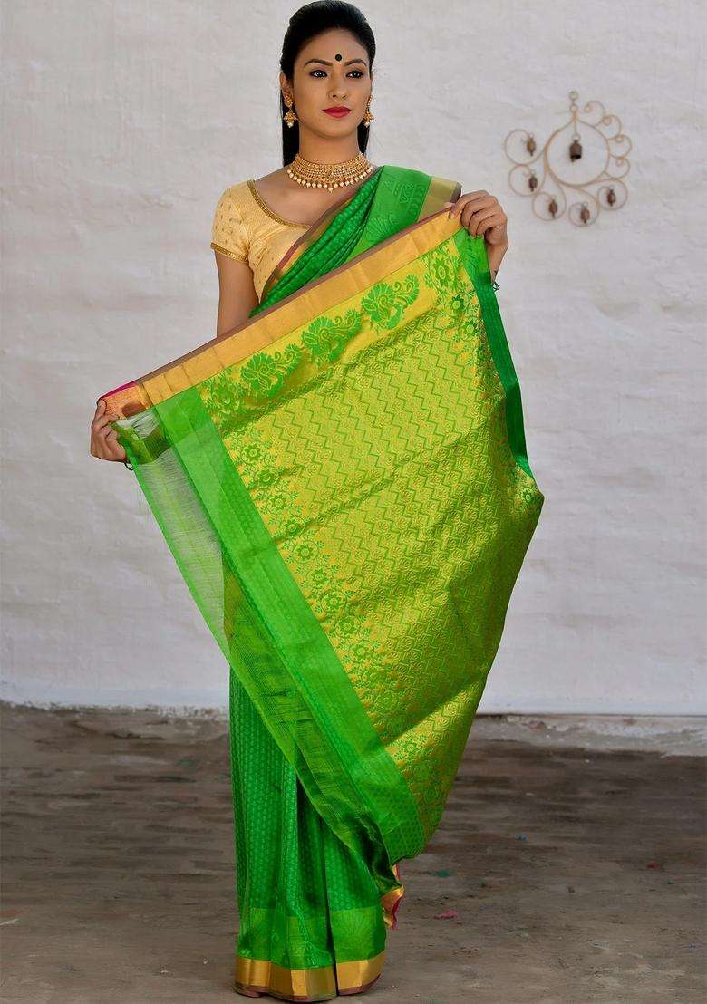 Green Pure Soft Silk Kanjivaram Handloom Saree With Traditional Woven Design For Women - Indya