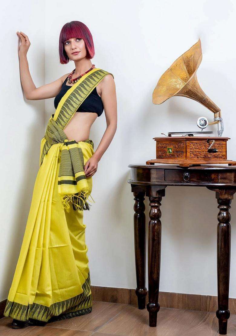 Bumblebee Yellow With Black Temple Border Pure Kota Cotton Saree With Korvai And Temple Border Design For Women - Indya