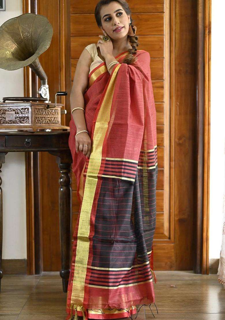 Red Color Silk Cotton Solid Mangalagiri Handloom Saree With Zari Border With Traditional Woven Design For Women - Indya