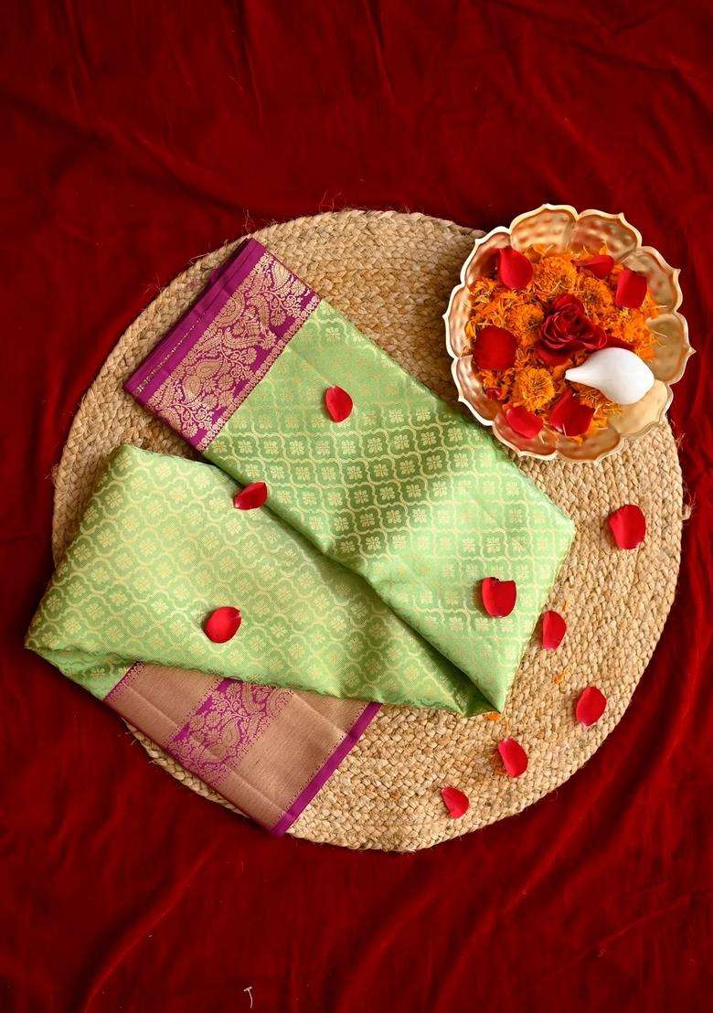 Mint Green With Magenta Pure Kanjivaram Silk Saree And Weaved With Pure 1 Gram Gold With Traditional Woven Design For Women - Indya