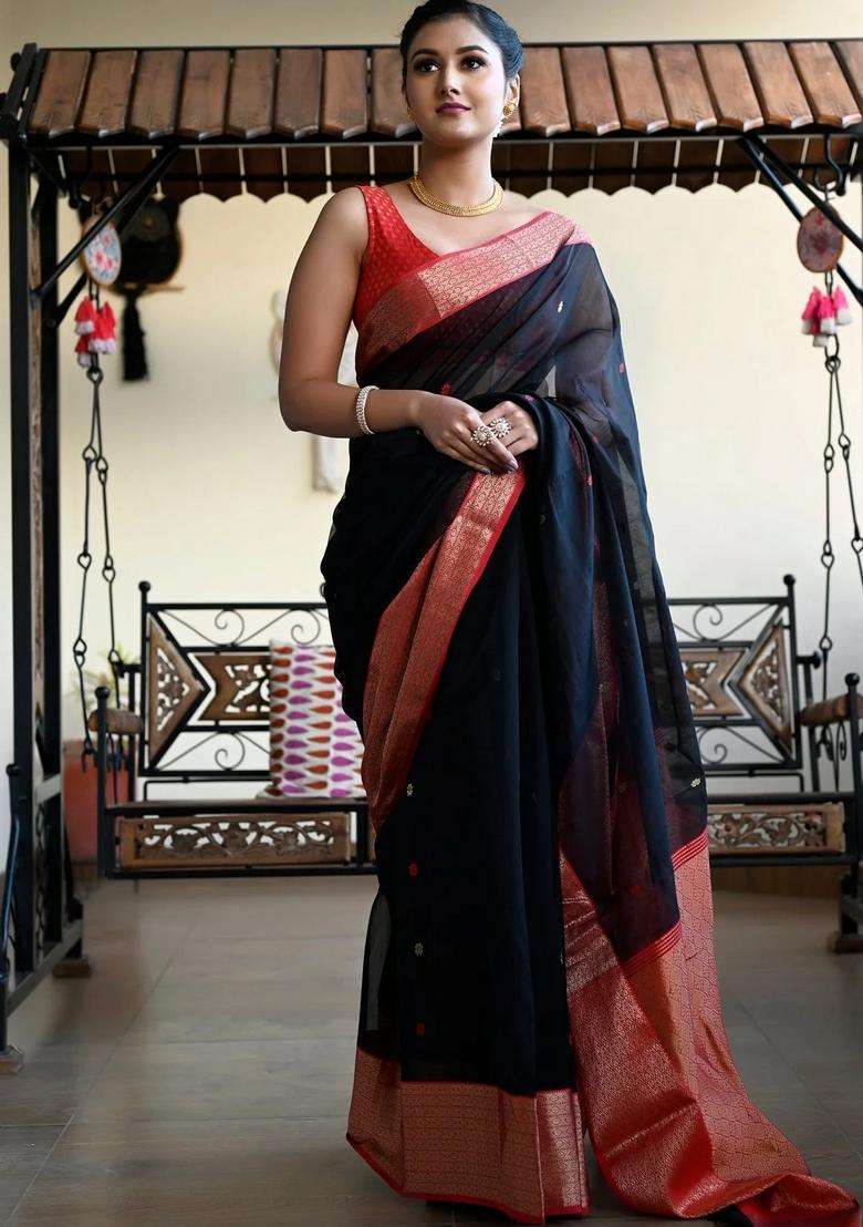 Black And Red Pure Maheshwari Silk Cotton Saree With Thread Motifs And Golden Zari Pallu With Traditional Woven Design For Women - Indya