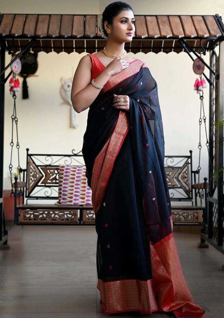 Black And Red Pure Maheshwari Silk Cotton Saree With Thread Motifs And Golden Zari Pallu With Traditional Woven Design For Women - Indya