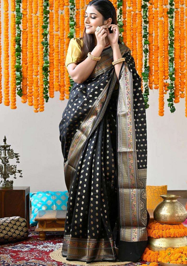 Black Pure Maheshwari Silk Cotton Saree With Zari Pallu And Borders With Traditional Woven Design For Women - Indya
