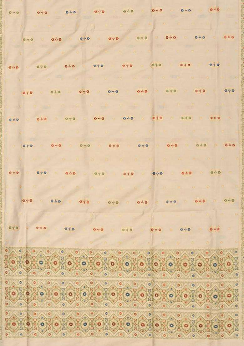 Cream Handloom Banarasi Silk Saree With Floral Meenakari Butta Border Cream With Buttas And Brocade Design For Women - Indya