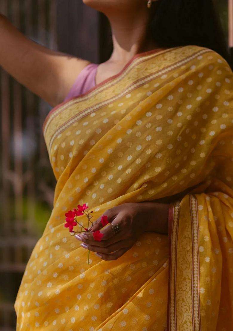 Yellow Handloom Banarasi Jamdani Cotton Saree With Floral Motifs Yellow With Buttas And Brocade Design For Women - Indya