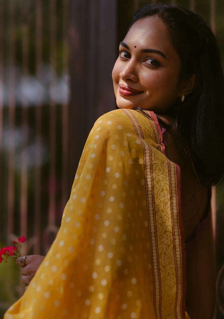 Yellow Handloom Banarasi Jamdani Cotton Saree With Floral Motifs Yellow With Buttas And Brocade Design For Women - Indya