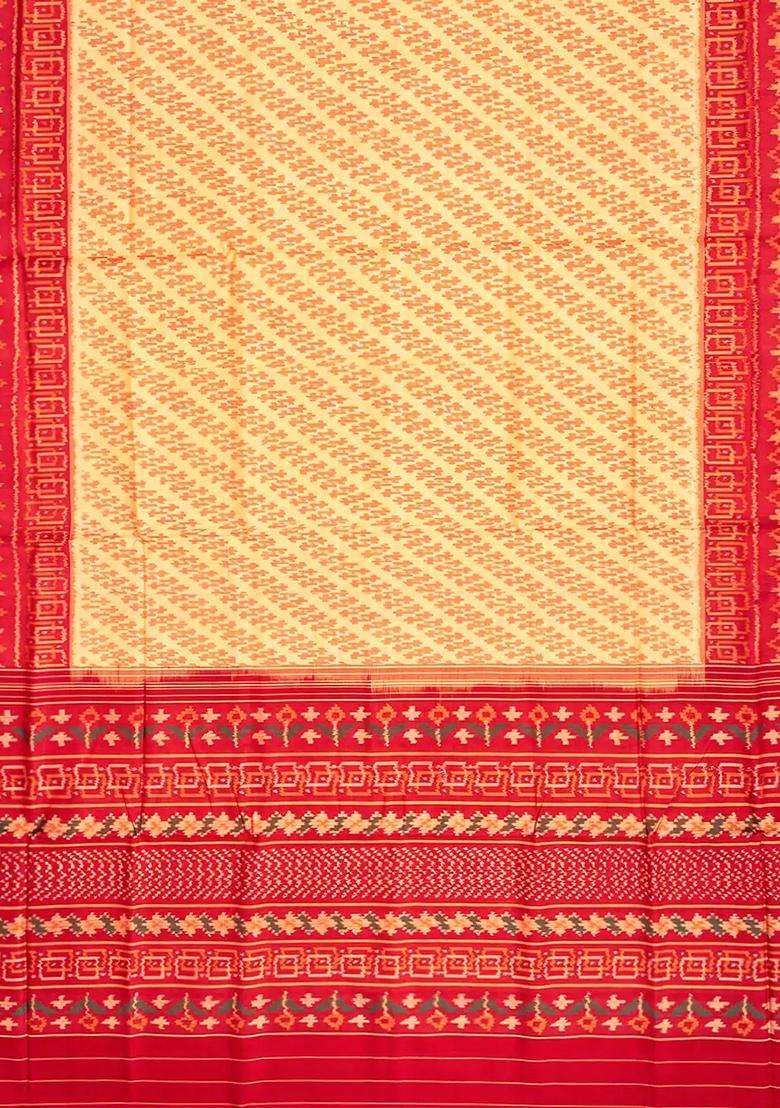 Cream Handloom Rajkot Patola Silk Saree With Floral Motifs Cream With Buttas And Brocade Design For Women - Indya