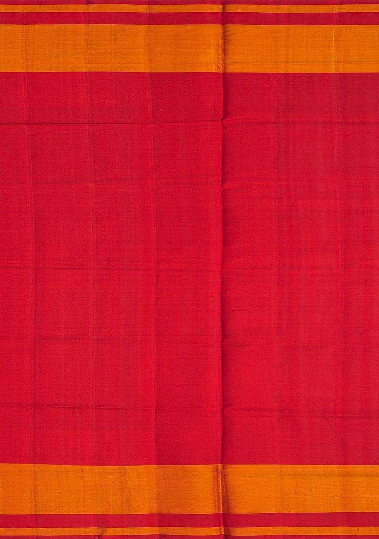 Off White Handloom Rajkot Patola Silk Saree With Diamond Motifs Off White With Buttas And Brocade Design For Women - Indya