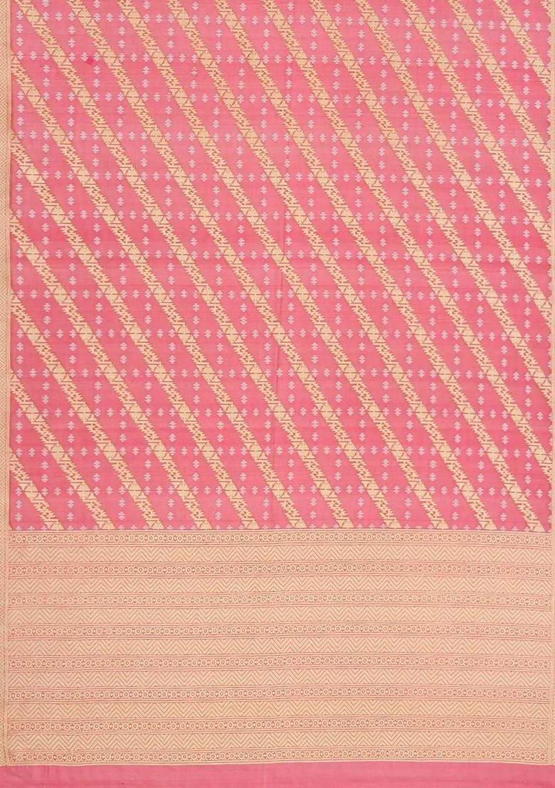 Peach Handwoven Banarasi Organza Silk Saree With Floral Motifs Peach With Buttas And Brocade Design For Women - Indya