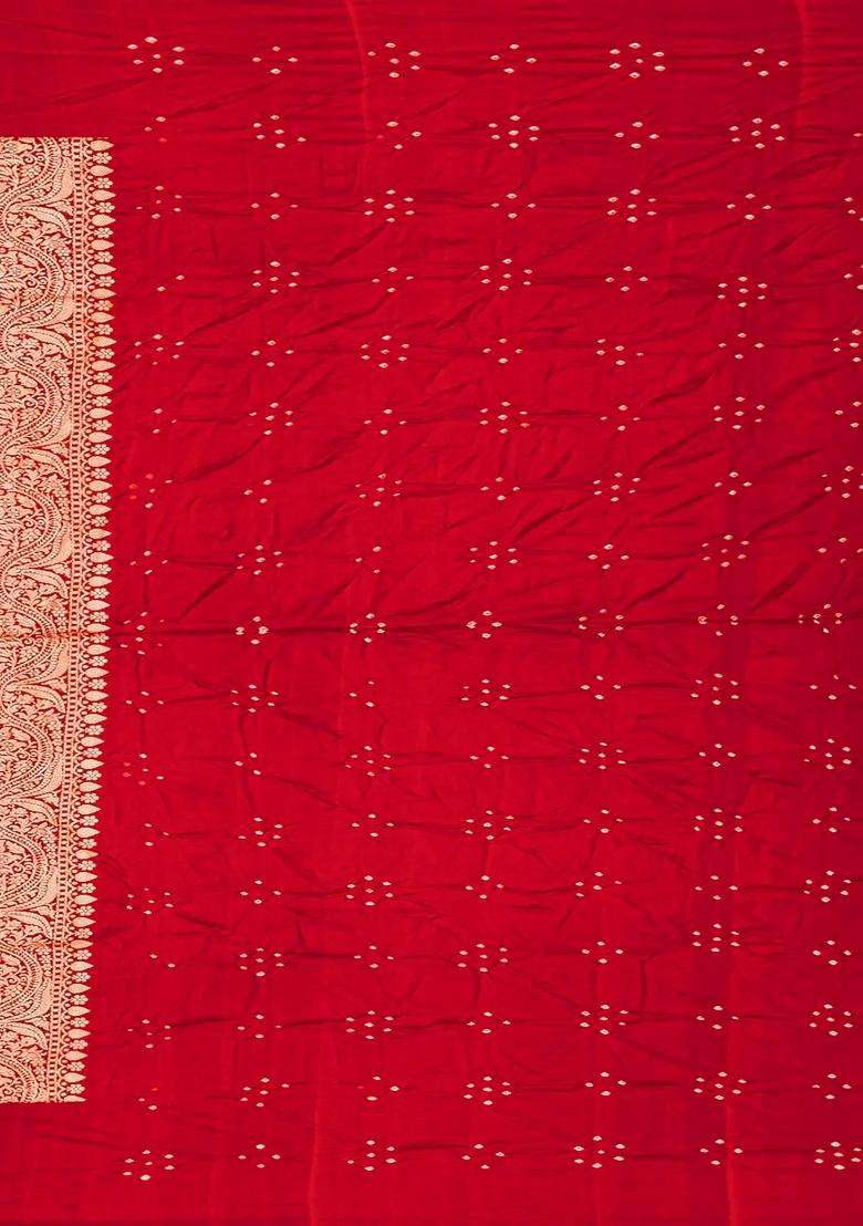Crimson Handwoven Bandhani Silk Saree With Diamond Motifs Crimson With Printed Design For Women - Indya