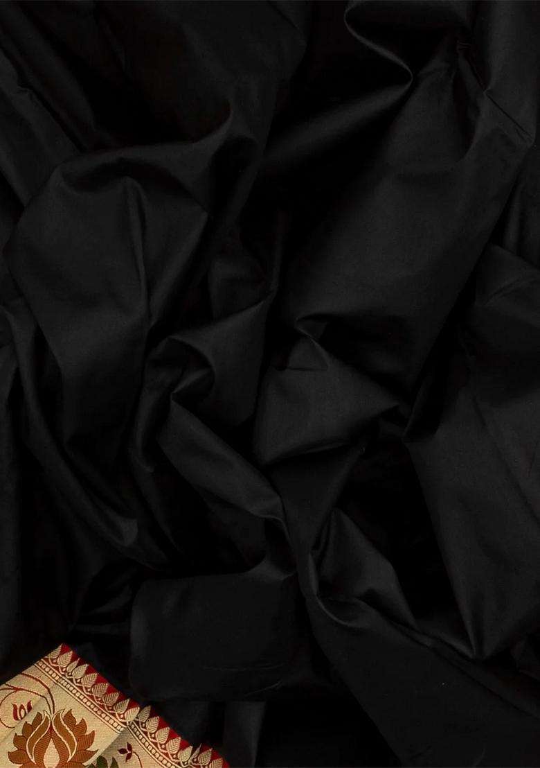 Black Handloom Plain Banarasi Silk Saree With Red Border With Traditional Woven Design For Women - Indya