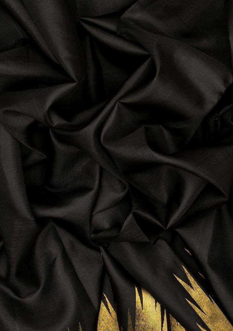 Black Handloom Kanchipuram Silk Saree With Temple Zari Border With Korvai And Temple Border Design For Women - Indya