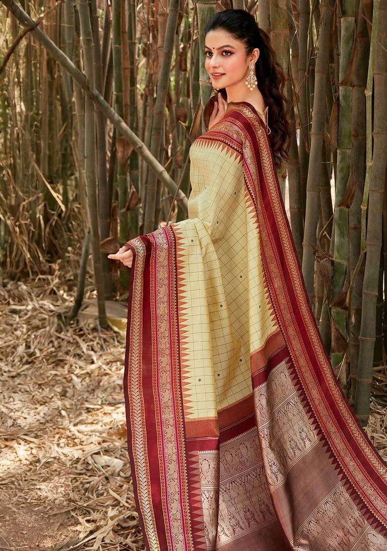 Off White Handloom Korvai Kanchipuram Silk Saree With Checks With Korvai And Temple Border Design For Women - Indya