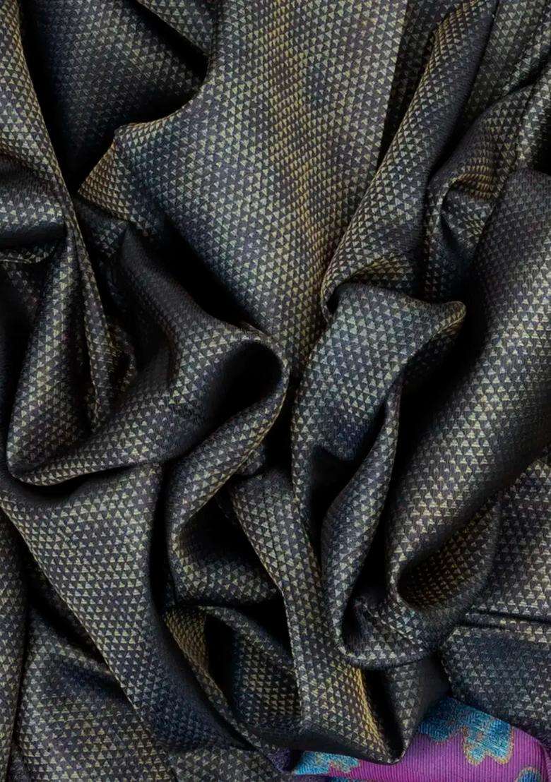 Black Handloom Kanchipuram Silk Saree With Triangle Motifs With Buttas And Brocade Design For Women - Indya