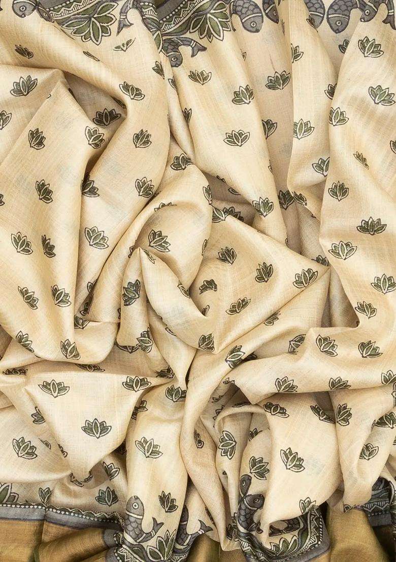 Off White Handloom Tussar Silk Saree With Printed Fish Motifs For Women - Indya