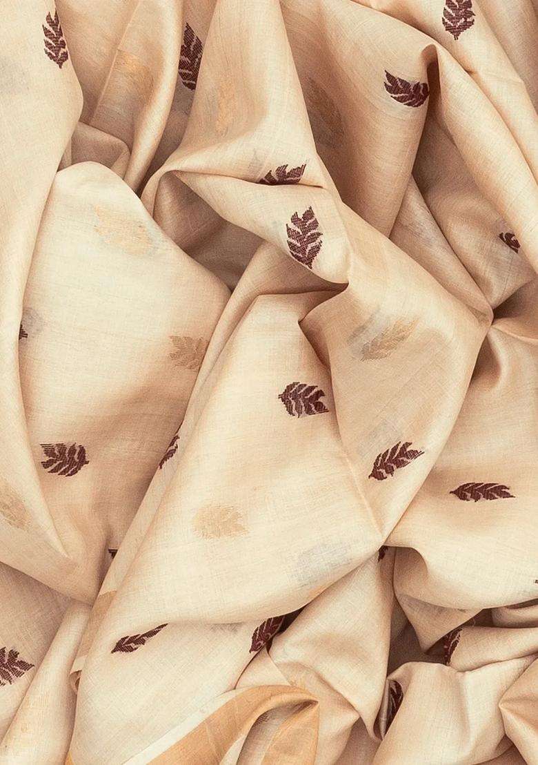 Cream Handloom Tussar Silk Saree With Floral Buttas With Buttas And Brocade Design For Women - Indya