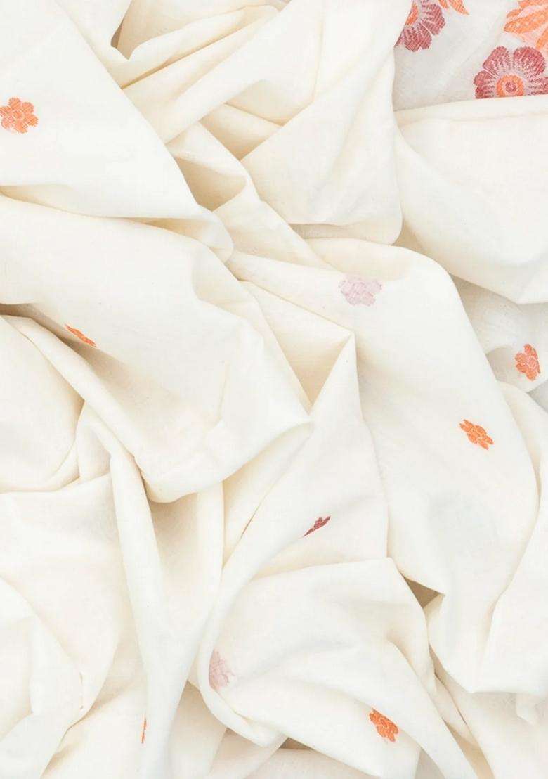 White Handloom Bengal Cotton Saree With Kamalam Buttas With Buttas And Brocade Design For Women - Indya