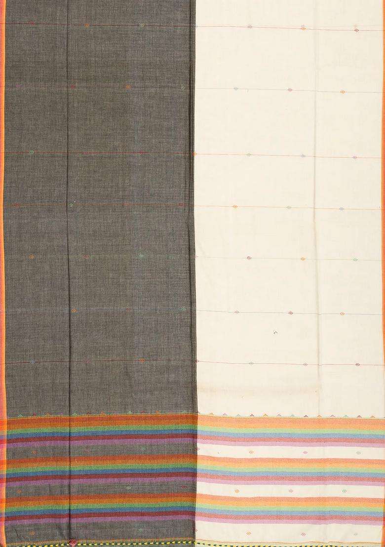 Off White Black Handloom Bengal Cotton Saree With Floral Buttas With Buttas And Brocade Design For Women - Indya