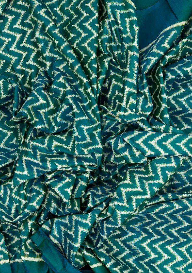 Cyan Handloom Pochampally Ikat Silk Saree With Tie Dye Chevron Motifs With Printed Design For Women - Indya