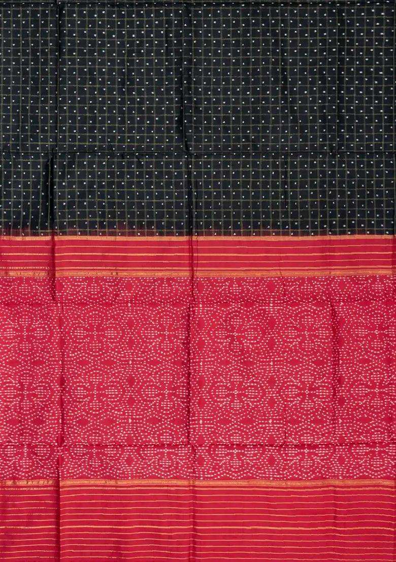 Black Handloom Pochampally Ikat Silk Saree With Zari Checks Ikat Motifs With Printed Design For Women - Indya