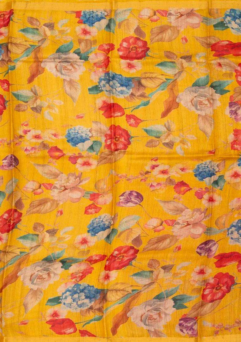 Red Handloom Tussar Silk Saree With Ombre Effect With Buttas And Brocade Design For Women - Indya