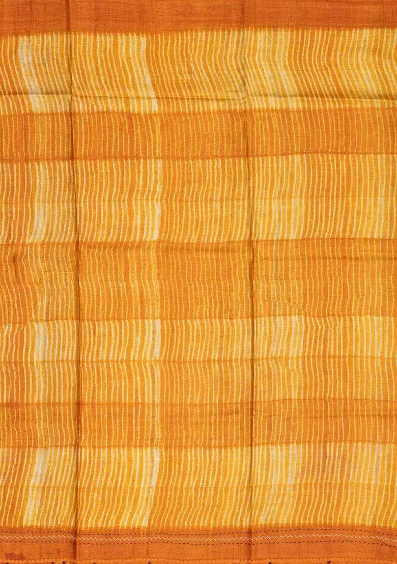 Lilac Handloom Tussar Silk Saree With Printed Tie Dye Motifs Contrast Pallu For Women - Indya