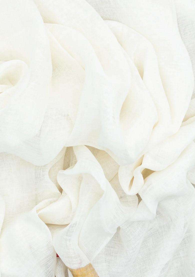 White Handloom Tussar Silk Saree With Printed Floral Pallu For Women - Indya