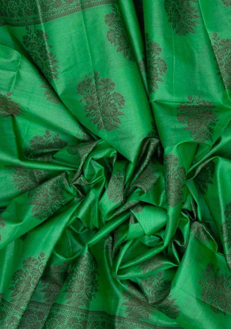 Green Woven Tussar Silk Saree With Floral Buttas With Buttas And Brocade Design For Women - Indya