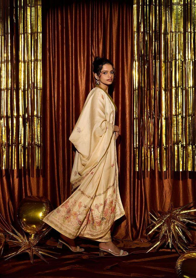 Cream Woven Blended Georgette Saree With Embroidered Floral Motifs For Women - Indya
