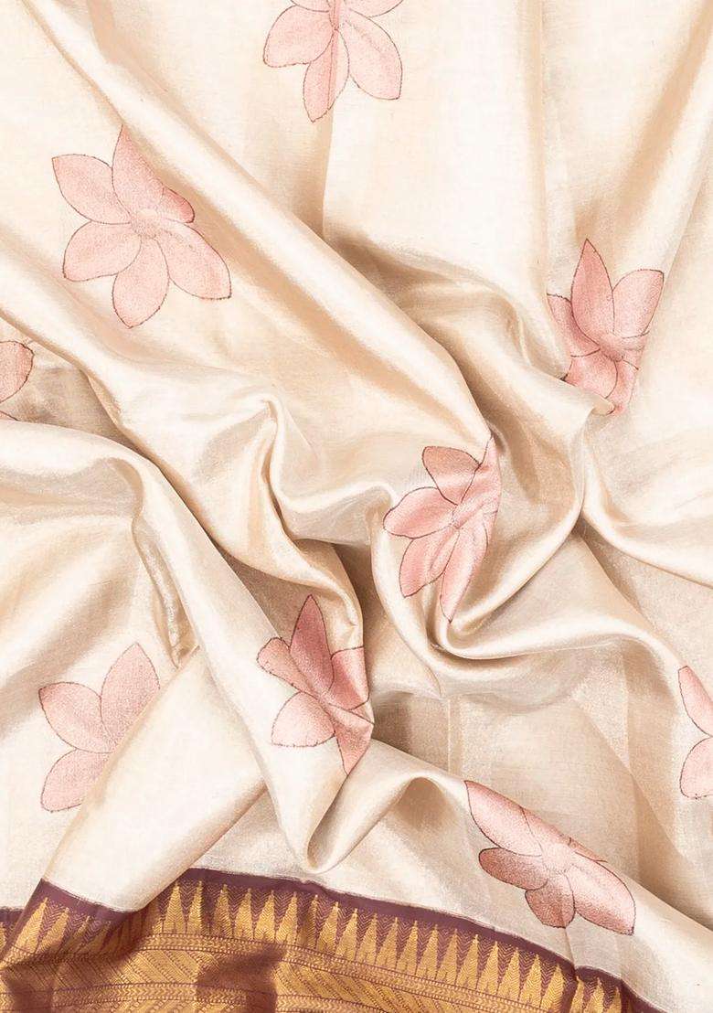 Off White Handloom Korvai Kanchipuram Tissue Silk Saree With Floral Motifs With Korvai And Temple Border Design For Women - Indya
