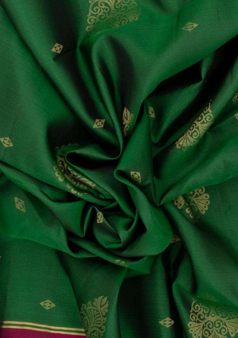 Green Handloom Soft Silk Saree With Floral Buttas Contrast Border With Buttas And Brocade Design For Women - Indya