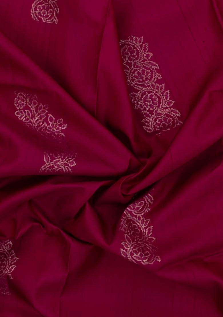 Magenta Handloom Soft Silk Saree With Floral Zari Buttas With Buttas And Brocade Design For Women - Indya