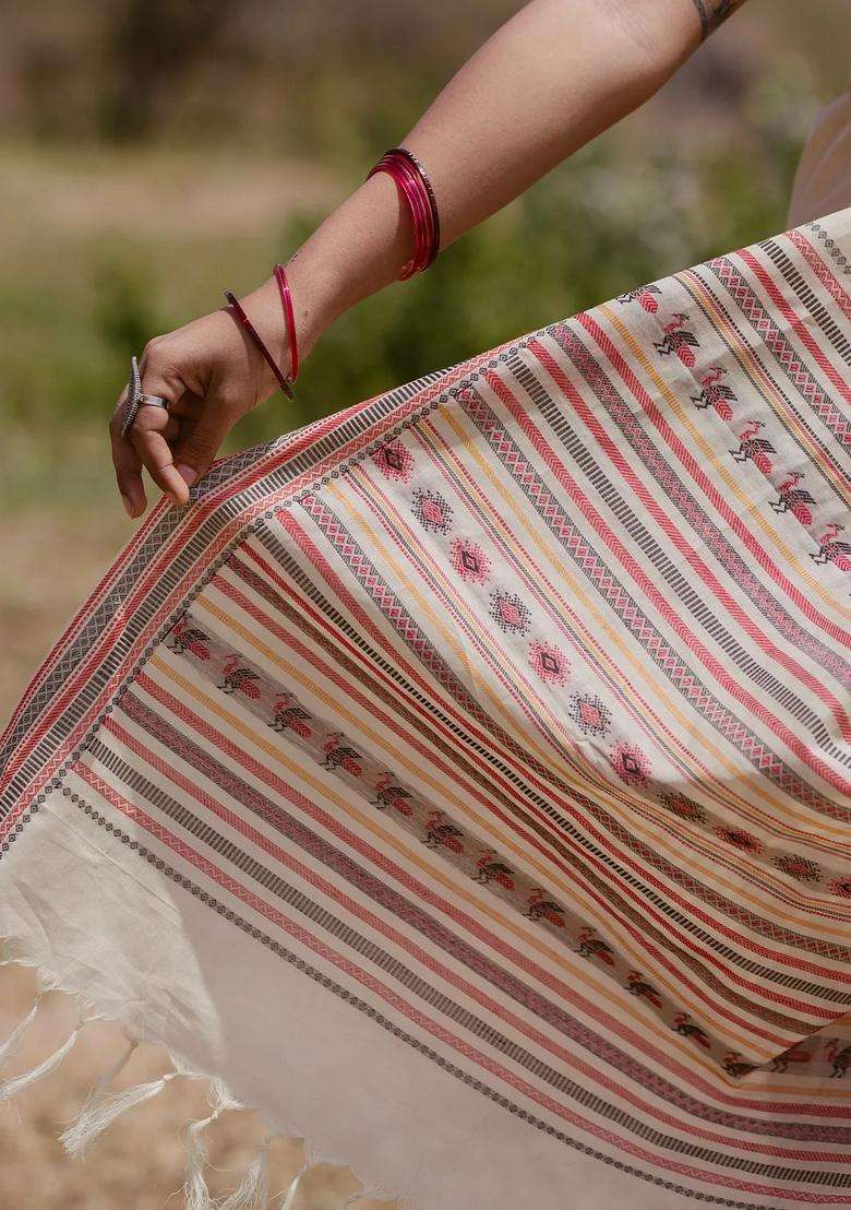 Cream Handloom Kanchi Cotton Saree With Diamond Buttas With Buttas And Brocade Design For Women - Indya
