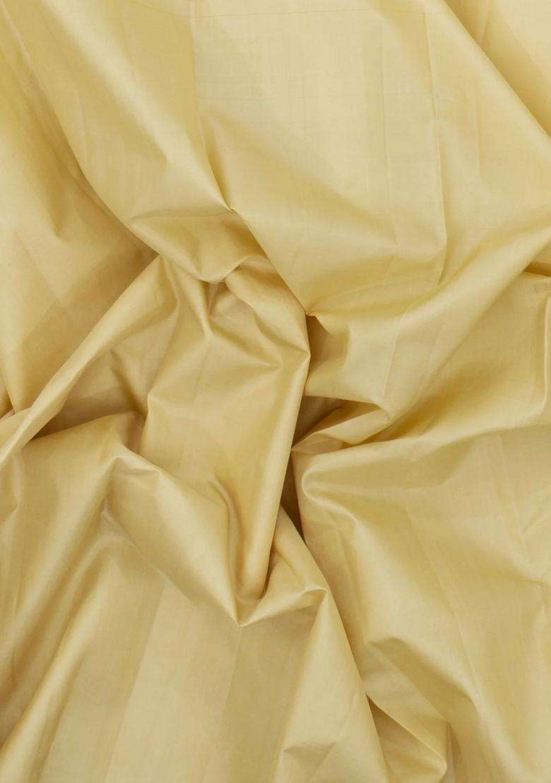 Cream Handloom Kanchipuram Silk Saree With Contrast Checked Pallu With Checks And Stripes Design For Women - Indya
