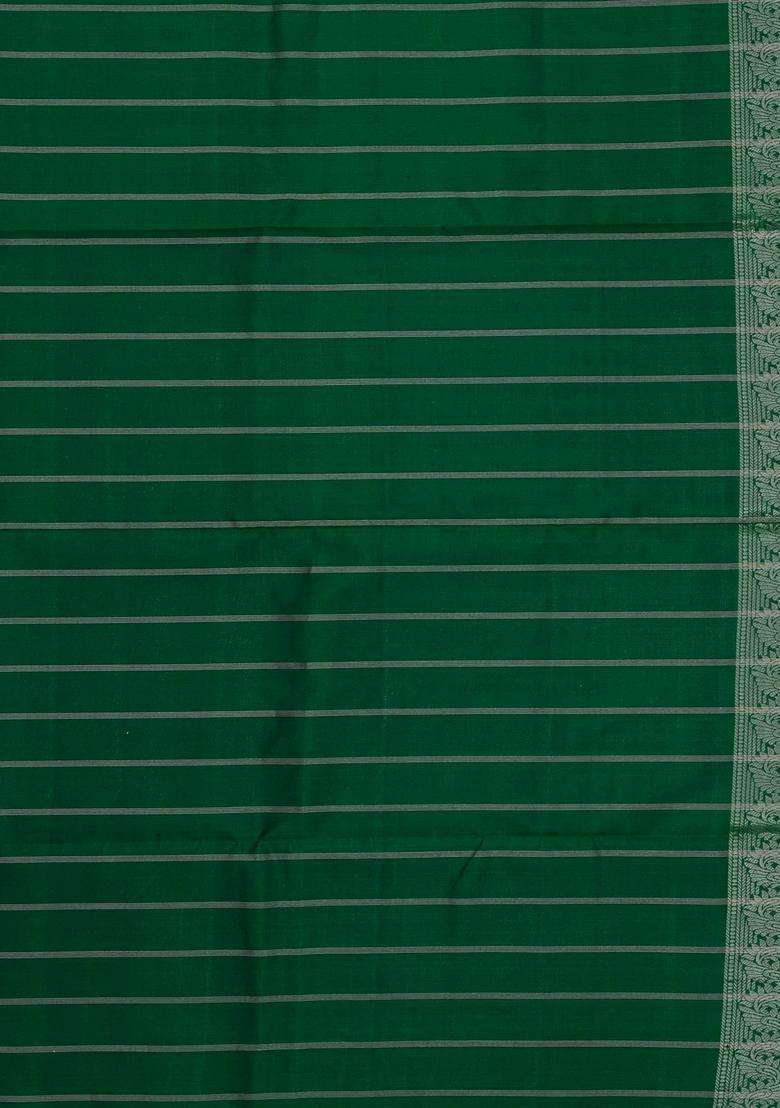 Red Handloom Soft Silk Saree With Checks Contrast Pallu With Checks And Stripes Design For Women - Indya