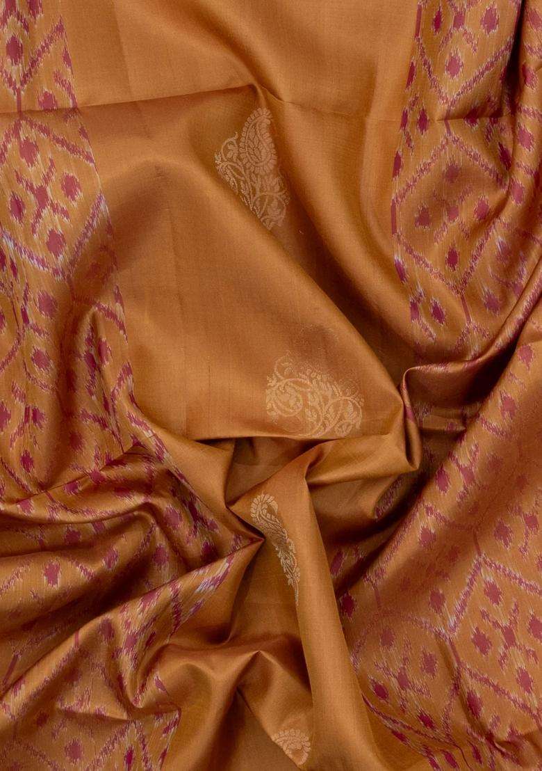 Dark Beige Handloom Soft Silk Saree With Buttas Contrast Pallu With Buttas And Brocade Design For Women - Indya
