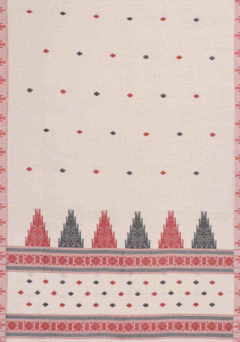 Off White Handloom Bengal Cotton Saree With Diamond Buttas With Buttas And Brocade Design For Women - Indya
