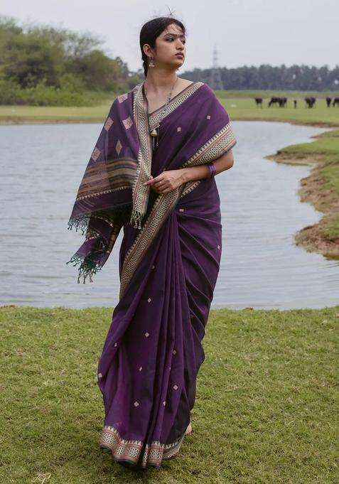 Burgundy Woven Bengal Cotton Saree With Buttas With Buttas And Brocade Design For Women