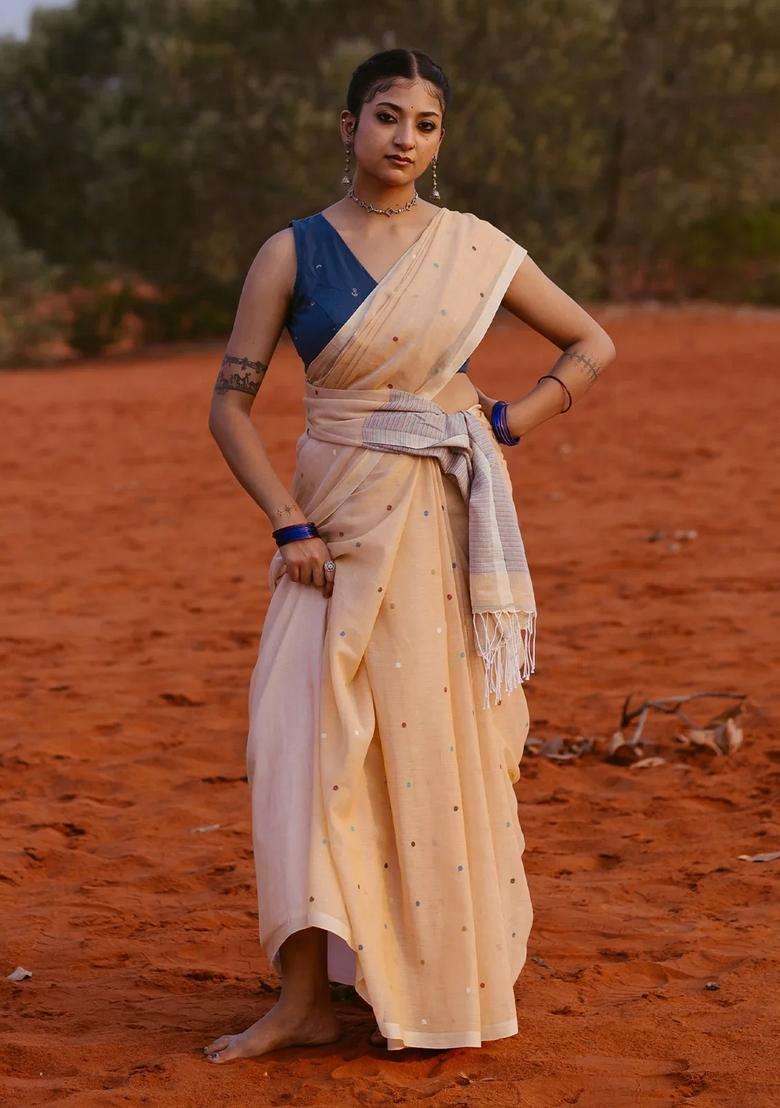 Beige Handloom Bengal Cotton Saree With Coin Buttas With Buttas And Brocade Design For Women - Indya